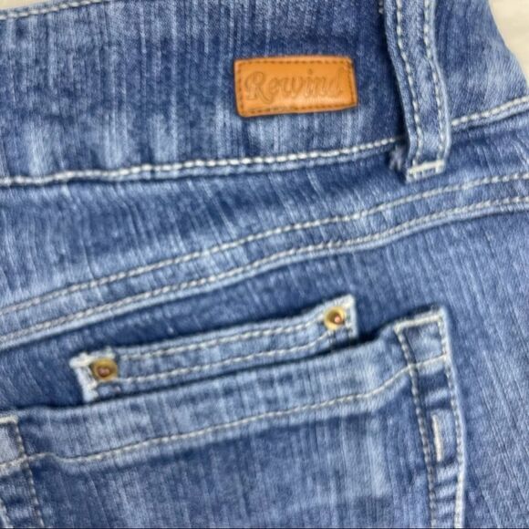 Rewind cut-off embroidered trim shorts denim daisy dukes, detail size 9 - Picture 6 of 7